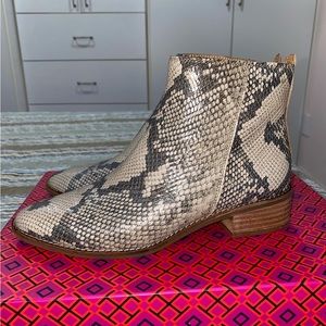 Lucky Brand Faux Leather Snakeskin boots